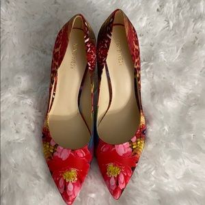 Nine West Floral animal print multi pump.
